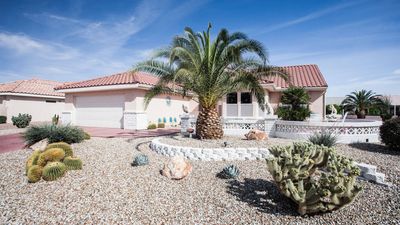 3 Financial Pros and 3 Cons of Moving To Arizona for Retirement, According to Experts