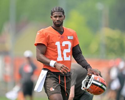 Browns remain uncommitted on Shedeur Sanders despite Joe Flacco exit