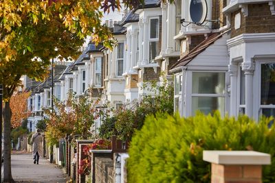 Starter home prices in London drop as first-time buyers seek out smaller, cheaper homes