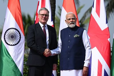 Starmer and Modi meet on second day of India trade mission
