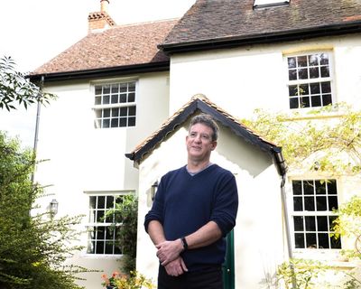 English man raffles house to Americans seeking ‘safe haven’ from Trump