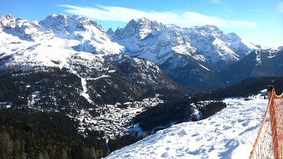 Italian ski resort caps visitor numbers for the first time as Dolomites continue overtourism battle