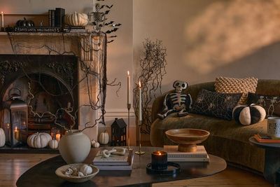 9 ways to deck out your haunted house