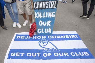 Sheffield Wednesday staff rally against ‘disgusting’ Dejphon Chansiri over pay