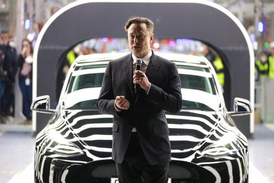 Tesla investigated after crashes involving feature that Musk has boasted about