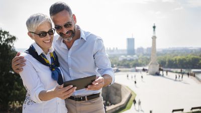 I’m a Financial Advisor: My Clients Who Retire Early All Do These 3 Things