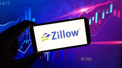 Buy the Dip? Zillow’s Profit Comeback Meets Market Pressure