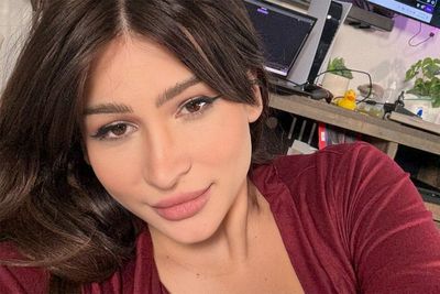 Influencer Fandy gives birth on livestream in front of thousands of viewers