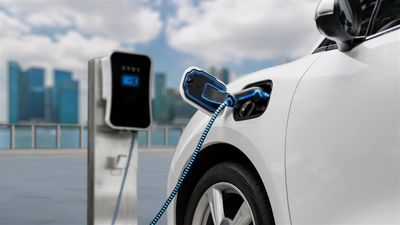 Carmakers Step in With Incentives as EV Tax Credit Expires