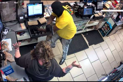 Florida man robs $7K worth of lottery scratch-offs from convenience store, goes back to redeem winners, feds say