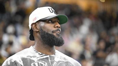 LeBron James to Miss Lakers' Season Opener While Dealing With Injury
