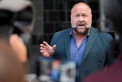 Alex Jones asks US supreme court to block $1.4bn defamation judgment