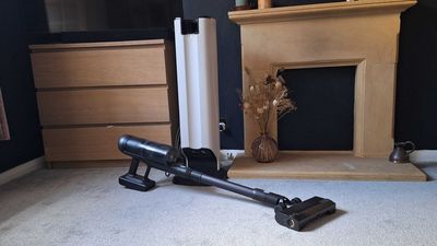 Roborock's new stick vacuum is a whizz at cleaning, but the fast-draining battery and lack of an Auto mode hold it back