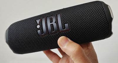 JBL Flip 7 portable Bluetooth speaker review