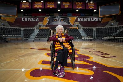 Tributes paid to viral college basketball icon