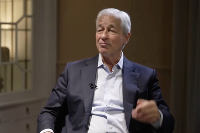 Nation’s top financial CEO Jamie Dimon warns there is a 30% chance of a stock market crash in the next two years