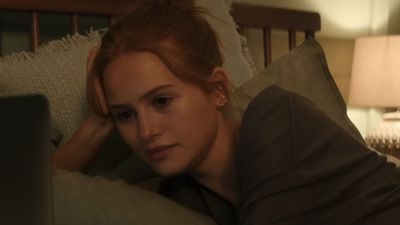 I Loved The Notting Hill Reference And More In Maintenance Required, And Madelaine Petsch Shared Details Rom-Com Fans May Have Missed