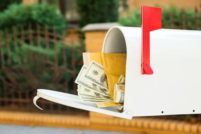 How YieldMax Just Made Covered-Call ETFs More Like a Regular Paycheck… and 1 Options Strategy That’s Even Better