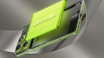 The ultra-thin Motorola Edge 70 takes a shot at Apple and Samsung with a massive battery