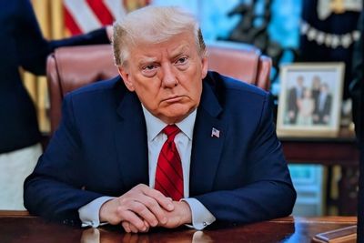 Trump Puts Additional 100% Tariffs On China: Crypto, Stocks Drop