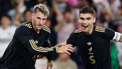 Mexico Predicted Lineup vs. Colombia: Time for Santiago Gimenez to Shine
