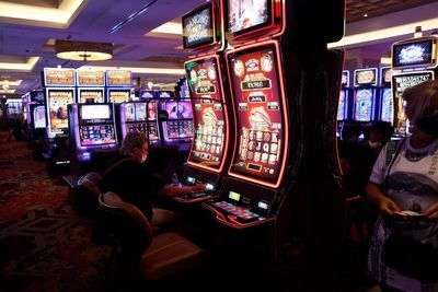 Lucky gambler decided to bet 88 cents on the slot machine and took home a whole lot more
