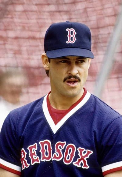 Former Red Sox Greenwell dies of thyroid cancer at age 62