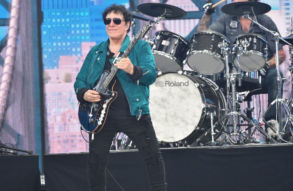 Journey’s Neal Schon causes confusion with Jonathan…