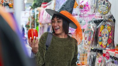4 Best Halloween Buys at Dollar Tree and Dollar General
