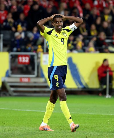'Quick in the flesh': Swedish press react to Alexander Isak handing Liverpool a massive fitness boost