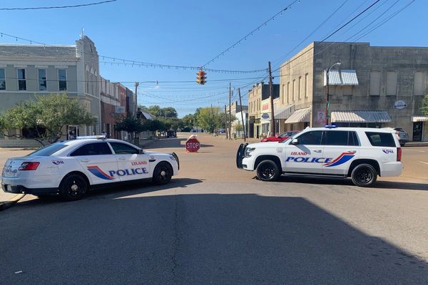 Mississippi school homecoming celebrations turn deadly as 6 people are killed in separate shootings