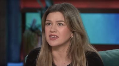 ‘A Lot Happened’ For Kelly Clarkson In The Last Year. Her Producers Don’t Know How She Balances It All