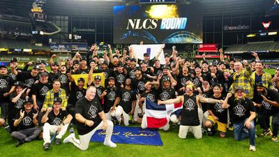 Brewers Troll Rival Cubs in Celebratory Team Photo After NLDS Win