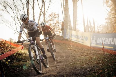 Evie Richards seals 2025 Mountain Bike World Cup short track overall as Rissveds and Martin take final round in Mont-Sainte-Anne