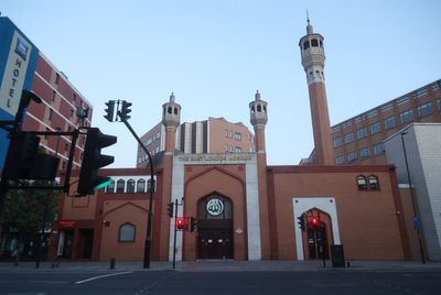 London mosque faces criticism over 'men and young girls only' charity fun run