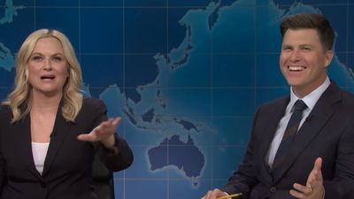 Weekend Update Brought Back Amy Poehler, Tina Fey And More For A Surprise SNL Joke-Off
