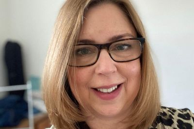 Woman inspires others after becoming longest survivor of heart and lung transplant