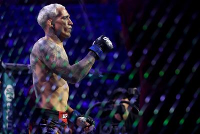 Max Holloway responds to Charles Oliveira callout after Brazilian submits Mateusz Gamrot