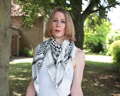 Kent police apologise to protester threatened with arrest for holding Palestine flag