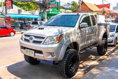 10 Truck Upgrades That Police Quietly Track on Roads