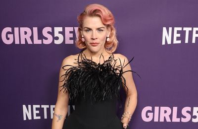 Busy Philipps and Joshua Jackson gave people 'what they want' with viral Dawson's Creek kiss