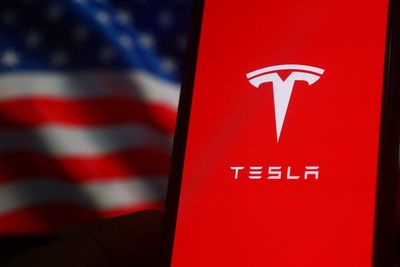 Tesla To $300? Here Are 10 Top Analyst Forecasts For Monday