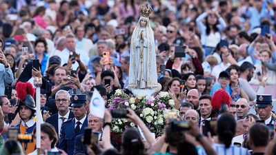 Thousands gather at Fatima Shrine for final pilgrimage of the year