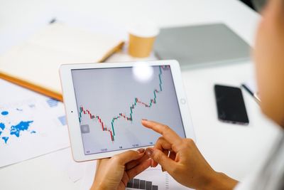 7 Stock Market Myths That Cost Beginner Investors Their Life Savings