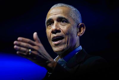 Obama rips Trump over sending National Guard troops in hometown Chicago