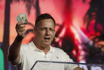 Peter Thiel says he warned Elon Musk to ditch donating to The Giving Pledge because Bill Gates will give his wealth away ‘to left-wing nonprofits’