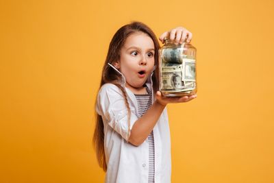 7 Actionable Steps to Teach Kids About Smart Investing Early