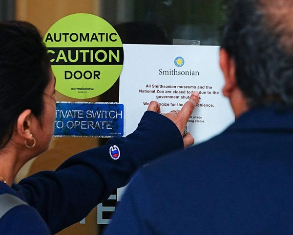 US Smithsonian museums and National Zoo close due to government shutdown