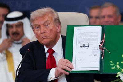 Trump vows lasting peace in Middle East and talks rebuilding Gaza as he signs Egypt accord — but offers few details