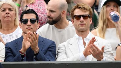 Danny Ramirez did the funniest possible thing to Glen Powell